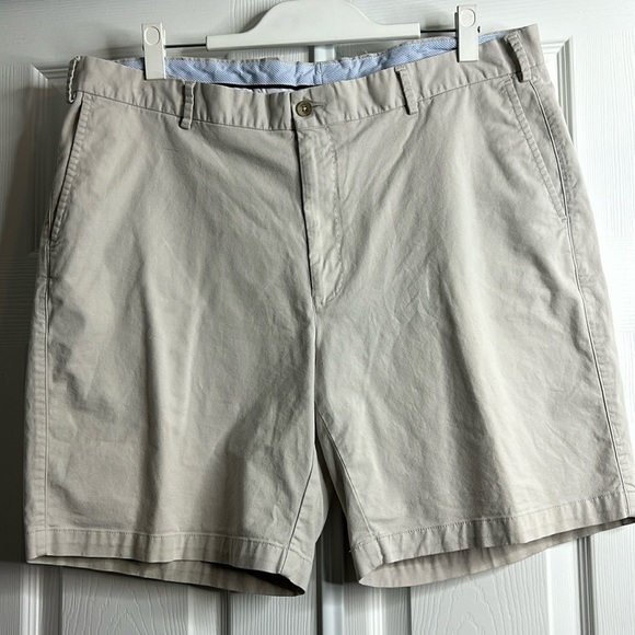 Peter Millar Light Khaki Shorts 40 Pockets - Picture 1 of 4